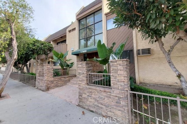 Detail Gallery Image 2 of 29 For 17900 Sherman Way #226,  Reseda,  CA 91335 - 1 Beds | 1 Baths