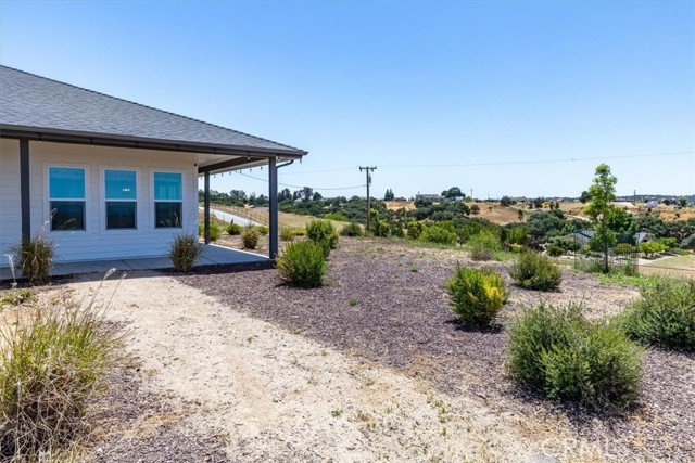 Detail Gallery Image 2 of 48 For 5985 Black Tail Pl, Paso Robles,  CA 93446 - 4 Beds | 2/1 Baths