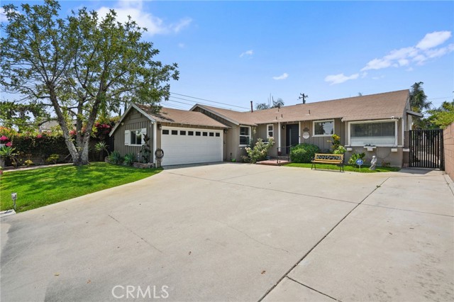 8745 Valjean Avenue, North Hills CA: https://media.crmls.org/medias/5ef64acd-9363-476b-964f-be1ac099a80e.jpg