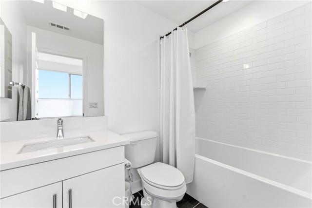 Detail Gallery Image 22 of 35 For 70 Ebb Tide, Newport Beach,  CA 92663 - 3 Beds | 3/1 Baths