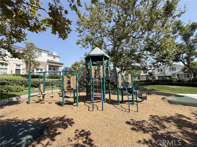 424 Silk Tree, Irvine CA: https://media.crmls.org/medias/5ef6c4b4-cdec-4cef-9abf-d74323a5ec54.jpg
