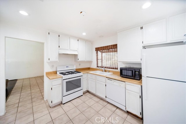 Detail Gallery Image 16 of 29 For 11231 Heathrow Dr, Riverside,  CA 92503 - 2 Beds | 2 Baths
