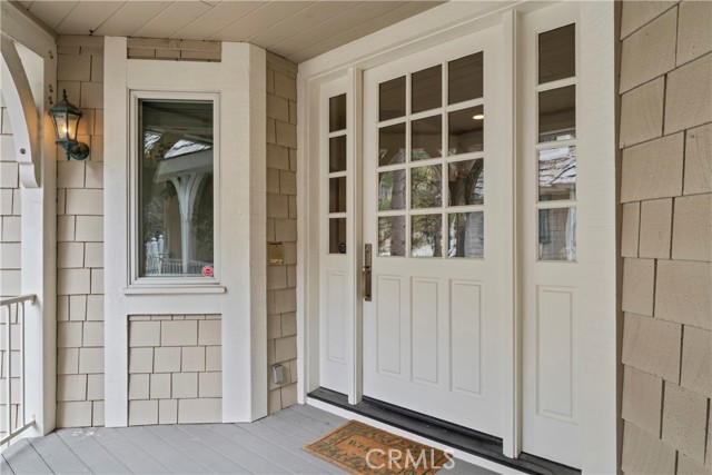 Detail Gallery Image 10 of 67 For 27459 North Bay Rd, Lake Arrowhead,  CA 92352 - 4 Beds | 3 Baths
