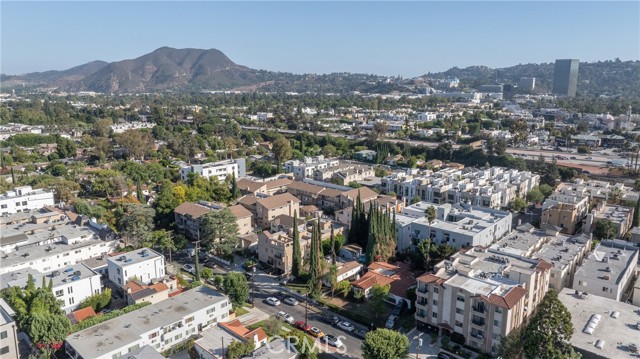 Detail Gallery Image 26 of 27 For 10808 Kling St #5,  Toluca Lake,  CA 91602 - 3 Beds | 2/1 Baths