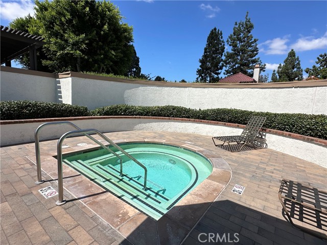 Detail Gallery Image 19 of 22 For 14 Vercelli, Irvine,  CA 92620 - 3 Beds | 2/1 Baths