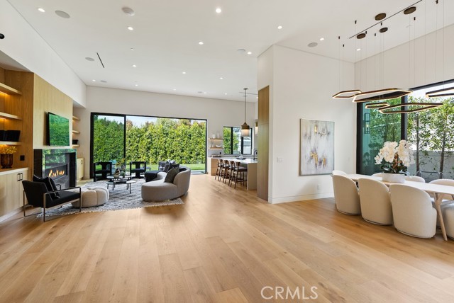 5727 Cahill Avenue, Tarzana CA: https://media.crmls.org/medias/5ef8a953-45cb-4dba-b1f7-2d26bc6f9d47.jpg