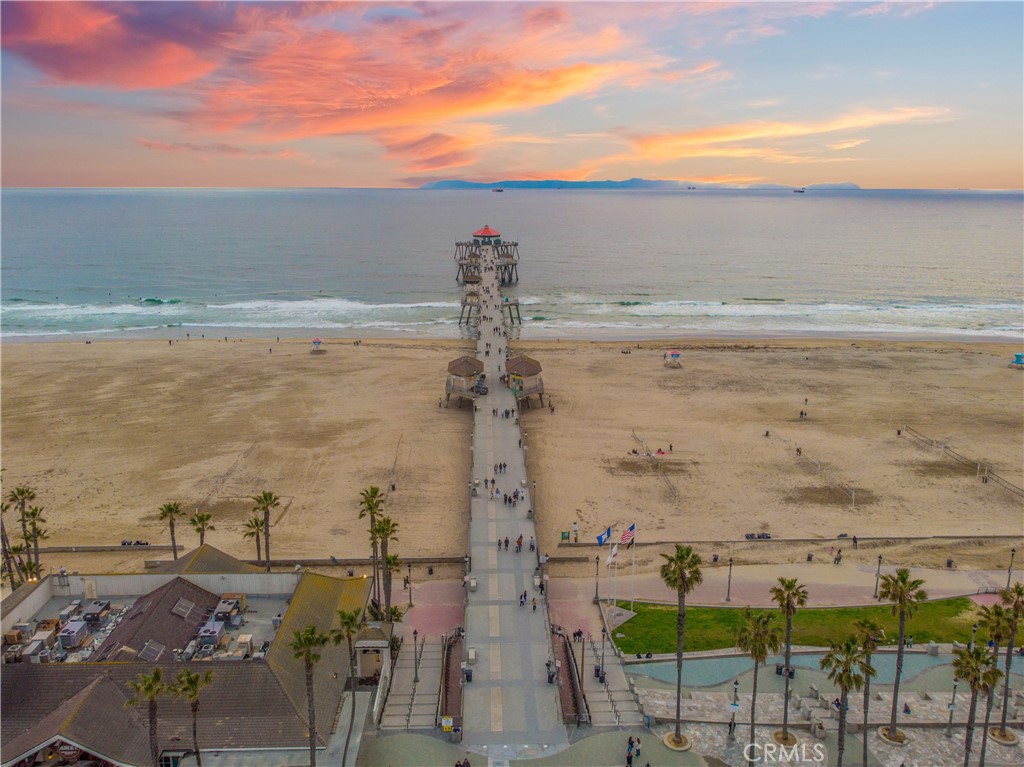 https://media.crmls.org/medias/5ef8d6f4-3d15-4714-b68e-8db954367732.jpg?preset=X-Large