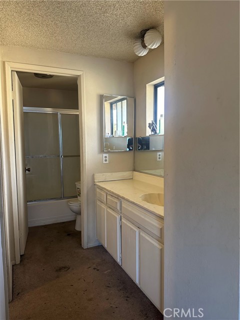 Detail Gallery Image 5 of 11 For 15051 Sherman, Van Nuys,  CA 91405 - 2 Beds | 2 Baths