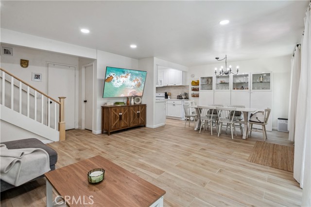 372 S Miraleste Drive, San Pedro CA: https://media.crmls.org/medias/5ef8e475-f5cd-40a2-9e61-05f1704d4da9.jpg