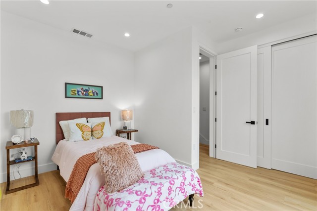 201 S Westlake Ave, Los Angeles CA: https://media.crmls.org/medias/5ef988f4-94c1-4b3e-a810-0ac218a79df4.jpg