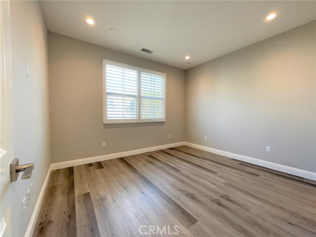 Detail Gallery Image 19 of 25 For 202 Bishop, Irvine,  CA 92620 - 2 Beds | 2 Baths