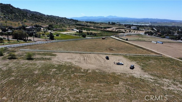 1 Corso Alto Avenue, Nuevo CA: https://media.crmls.org/medias/5efaf219-5043-4701-a5b7-7b6e6ecc90a6.jpg
