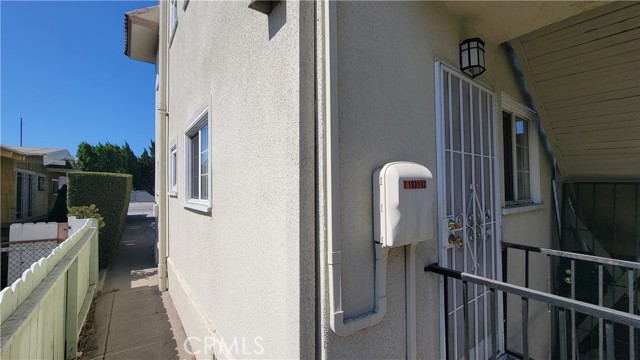 2415 E 7th Street, Long Beach CA: https://media.crmls.org/medias/5efb2b0b-126b-4c64-a804-bb64a3873b45.jpg