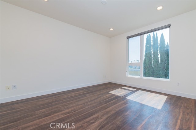 Detail Gallery Image 19 of 29 For 6016 W Beachwood Ln, Los Angeles,  CA 90038 - 3 Beds | 4 Baths