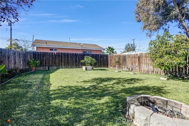 Detail Gallery Image 4 of 28 For 7848 Elm St, Highland,  CA 92410 - 6 Beds | 3 Baths