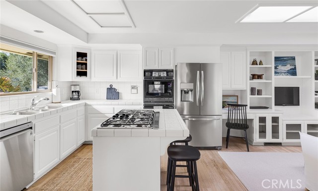 Detail Gallery Image 7 of 33 For 564 Seaward Rd, Corona Del Mar,  CA 92625 - 3 Beds | 2/1 Baths