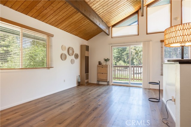 2395 Hunsaker Drive, Running Springs CA: https://media.crmls.org/medias/5efc7281-5336-4e16-b581-d77788a3fc5c.jpg