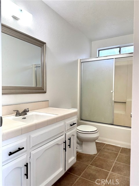 Detail Gallery Image 17 of 21 For 2511 N Knoll Ave, Fresno,  CA 93722 - 3 Beds | 2/1 Baths