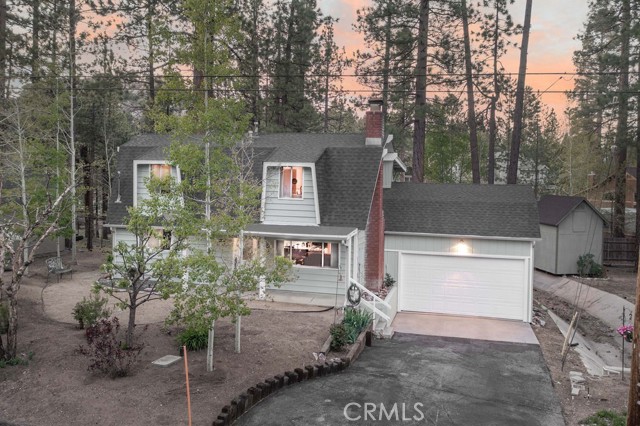 Detail Gallery Image 1 of 42 For 42716 Juniper Dr, Big Bear Lake,  CA 92315 - 4 Beds | 2 Baths