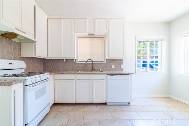 44655 Fig Avenue, Lancaster CA: https://media.crmls.org/medias/5efd134d-5df3-44e6-b465-7bad78e210f3.jpg