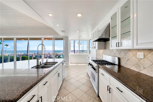 3116 Breakers Drive, Corona del Mar CA: https://media.crmls.org/medias/5efd3b73-a2ad-44fd-8f33-687962dbd609.jpg