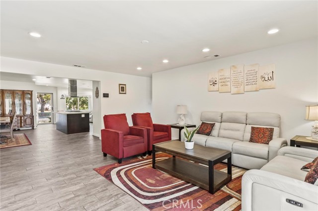 11131 Alburtis Avenue, Norwalk CA: https://media.crmls.org/medias/5efd508d-2075-4cb2-9505-efbfa5f69c90.jpg