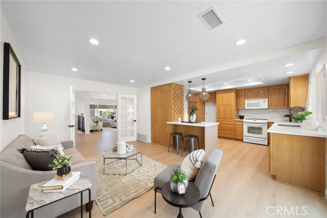 Detail Gallery Image 18 of 50 For 9092 La Linda Ave, Fountain Valley,  CA 92708 - 4 Beds | 2/1 Baths
