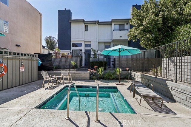 Detail Gallery Image 31 of 37 For 12390 Chandler Bld #J,  Valley Village,  CA 91607 - 3 Beds | 2/1 Baths