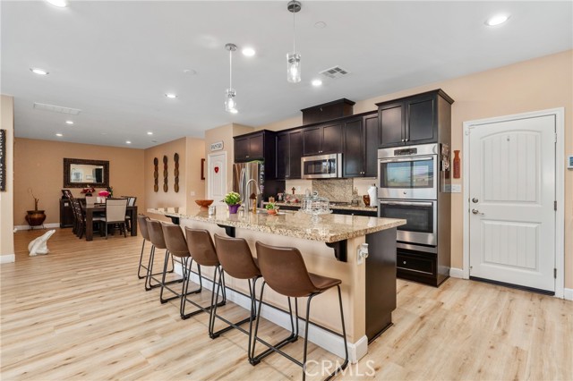 8011 Sea Salt Avenue, Fontana CA: https://media.crmls.org/medias/5efe18e4-b62e-46ed-94c2-999a37153c16.jpg