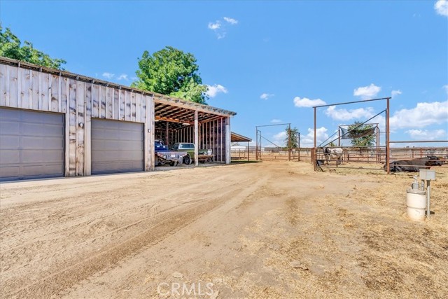 Detail Gallery Image 6 of 55 For 34811 Road 132, Visalia,  CA 93292 - 5 Beds | 3 Baths