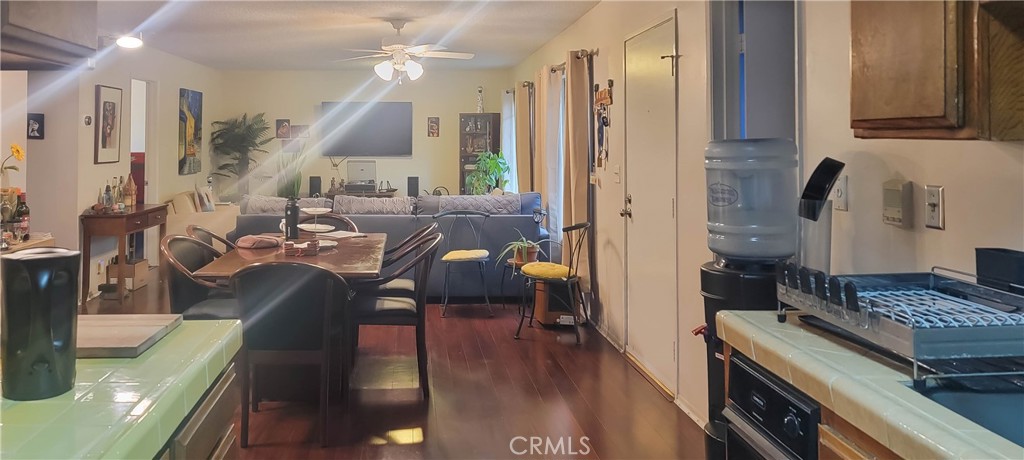 https://media.crmls.org/medias/5f013e6d-4aed-4a49-a0bd-a1d74c4bc582.jpg?preset=X-Large