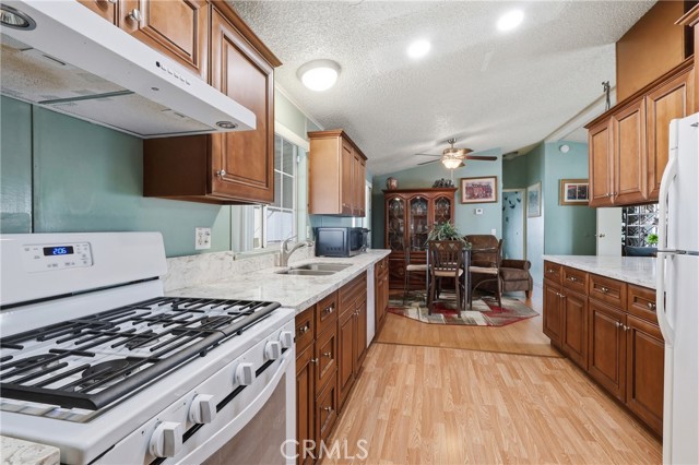 Detail Gallery Image 15 of 30 For 1630 W Covina Bld #83,  San Dimas,  CA 91773 - 3 Beds | 2 Baths