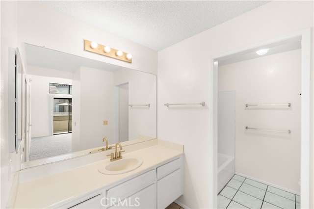 72 Brownfield Lane, Pomona CA: https://media.crmls.org/medias/5f0230cf-0709-4f95-8c24-913c293ddf39.jpg