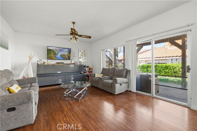 Detail Gallery Image 10 of 54 For 5361 Karling Pl, Palmdale,  CA 93552 - 4 Beds | 3 Baths