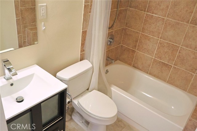5011 W 134th Place, Hawthorne CA: https://media.crmls.org/medias/5f04b4a9-32f8-4bcf-ae87-226fe8e0c04a.jpg
