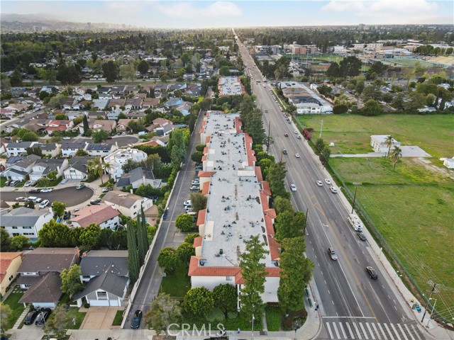 12720 Burbank Boulevard, Valley Village CA: https://media.crmls.org/medias/5f04cdae-5d67-44cf-b04c-e97048a6509a.jpg