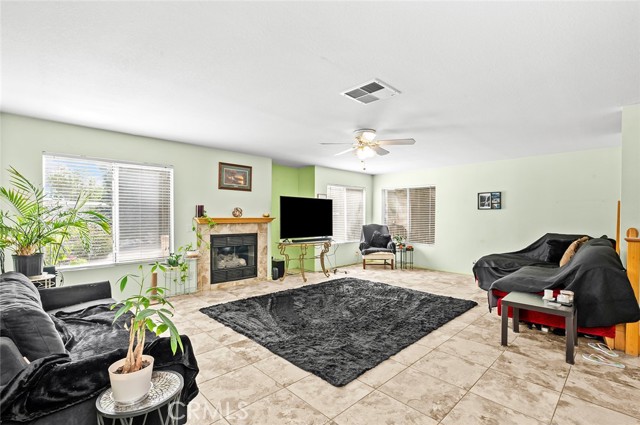 Detail Gallery Image 10 of 53 For 508 Nashville Ct, Hemet,  CA 92545 - 4 Beds | 2/1 Baths