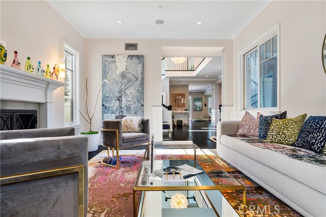 Detail Gallery Image 11 of 45 For 4151 Greenbush Ave, Sherman Oaks,  CA 91423 - 5 Beds | 6 Baths