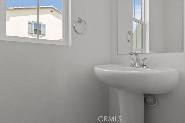 4295 S Hermosa Paseo, Ontario CA: https://media.crmls.org/medias/5f05b9de-4dac-4e78-913c-3f20a5bd93d2.jpg