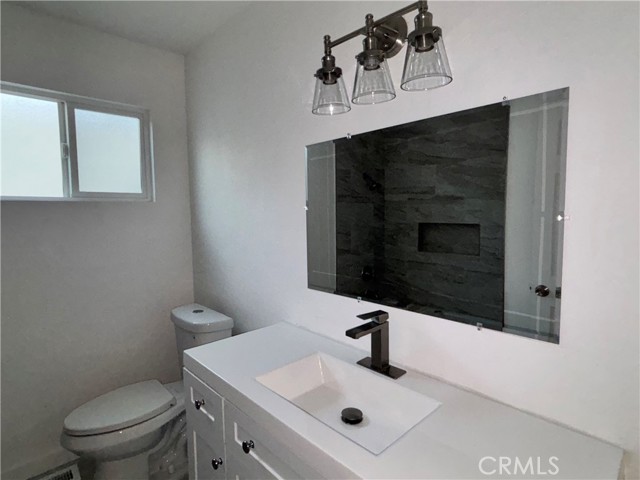 Detail Gallery Image 16 of 31 For 1705 E 111th Pl, Los Angeles,  CA 90059 - 3 Beds | 2 Baths