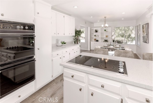 2101 El Arbolita Drive, Glendale CA: https://media.crmls.org/medias/5f07d0ff-5a08-48ff-a9a2-967627952f4c.jpg