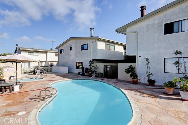 2615 Ruhland Avenue, Redondo Beach, California 90278, 2 Bedrooms Bedrooms, ,1 BathroomBathrooms,Residential,Sold,Ruhland,SB22198316