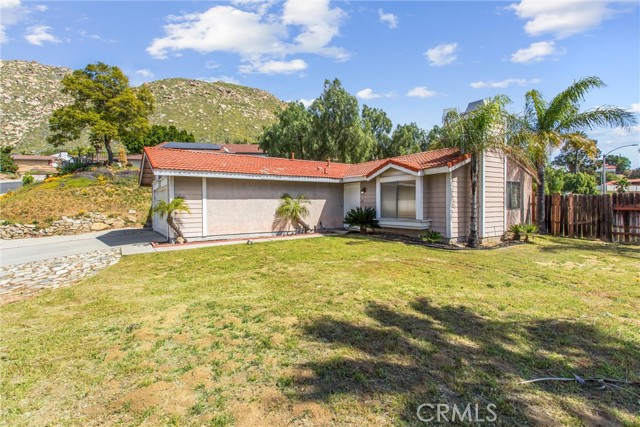 Detail Gallery Image 2 of 17 For 11742 Black Hawk Ln, Moreno Valley,  CA 92557 - 2 Beds | 1 Baths