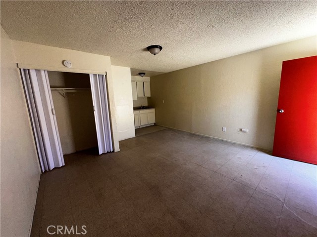 Detail Gallery Image 7 of 10 For 11661 White Ave Studio,  Adelanto,  CA 92301 - 1 Beds | 1 Baths