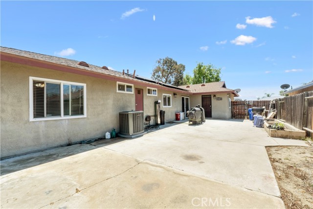 Detail Gallery Image 16 of 26 For 16040 San Jacinto Ave, Fontana,  CA 92336 - 3 Beds | 2 Baths