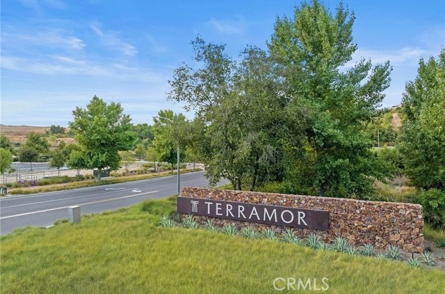 24011 Venture Way, Corona CA: https://media.crmls.org/medias/5f0bbd3c-7301-4ef1-8e9b-e09e58d83d38.jpg