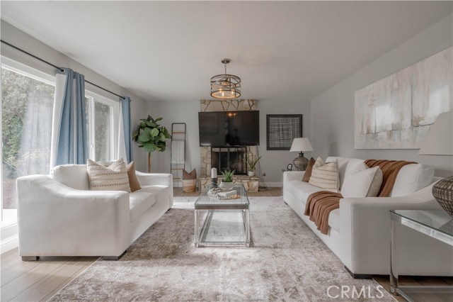 1901 Morgan Avenue, Claremont CA: https://media.crmls.org/medias/5f0c0852-6788-44e6-85a2-5d2125da8252.jpg