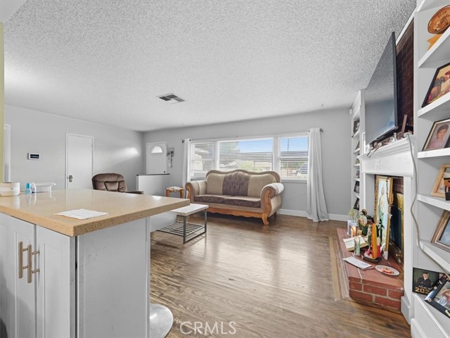 17962 Merrill Avenue, Fontana CA: https://media.crmls.org/medias/5f0c4c2d-0ec0-42f8-beb0-e6f6a9009abf.jpg