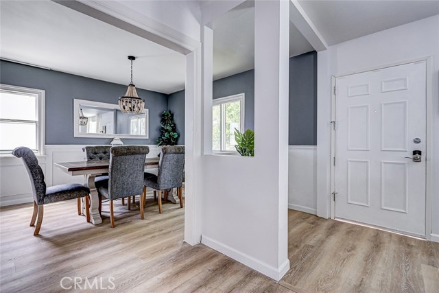 Detail Gallery Image 2 of 29 For 320 E Walnut Ave, El Segundo,  CA 90245 - 5 Beds | 3 Baths