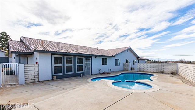 Detail Gallery Image 37 of 49 For 9515 Juniper, Apple Valley,  CA 92308 - 6 Beds | 4/1 Baths